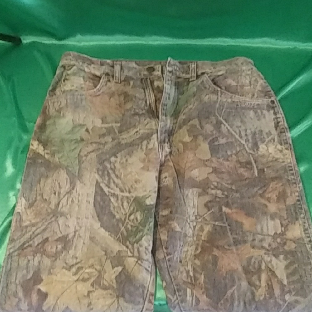 Advantage Men's hunting woods jeans. 34x36